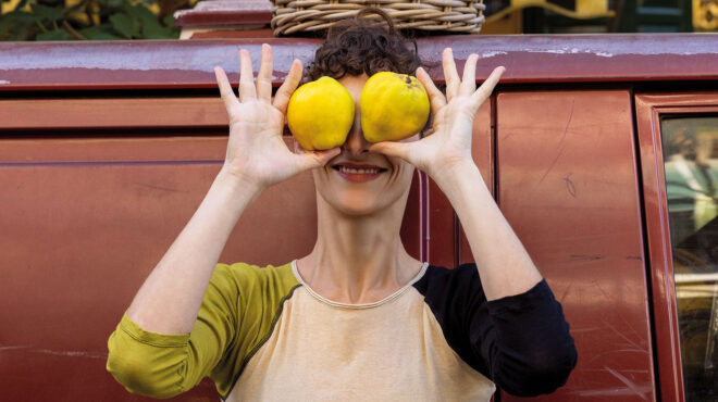 το-φρούτο-που-κάνει-καλό-στο-δέρμα-και-τ-563370841