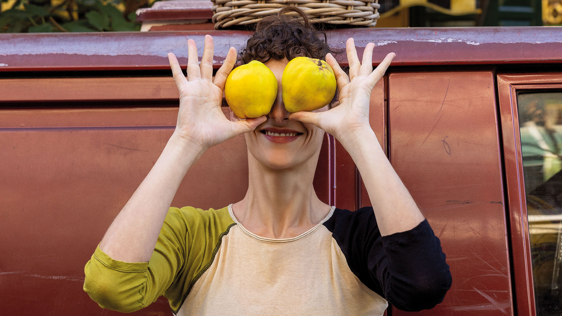 το-φρούτο-που-κάνει-καλό-στο-δέρμα-και-τ-563370841