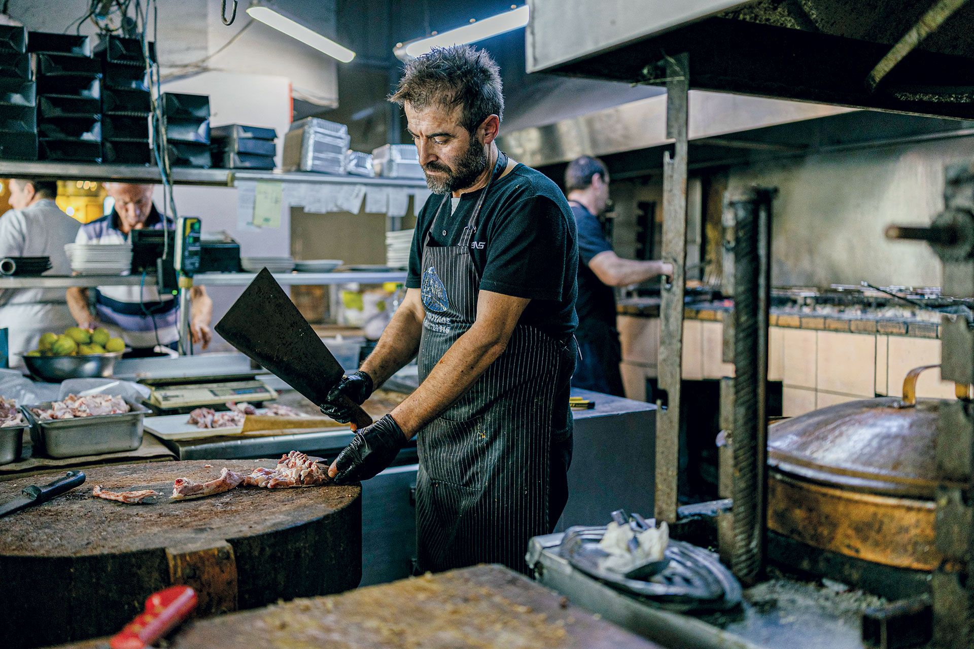 Στις ταβέρνες του Διονύσου, για παραδοσιακό αρνάκι στη γάστρα-4