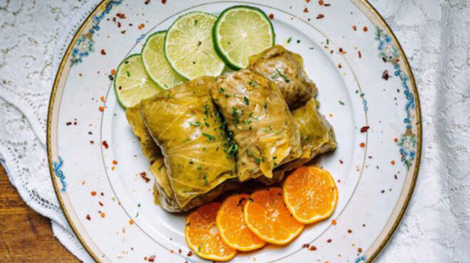 χριστουγεννιάτικοι-σαρμάδες-με-λάχα-563383486