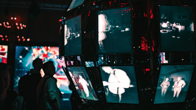 επανάσταση-ή-καταστροφή-μια-ματιά-στο-563372245