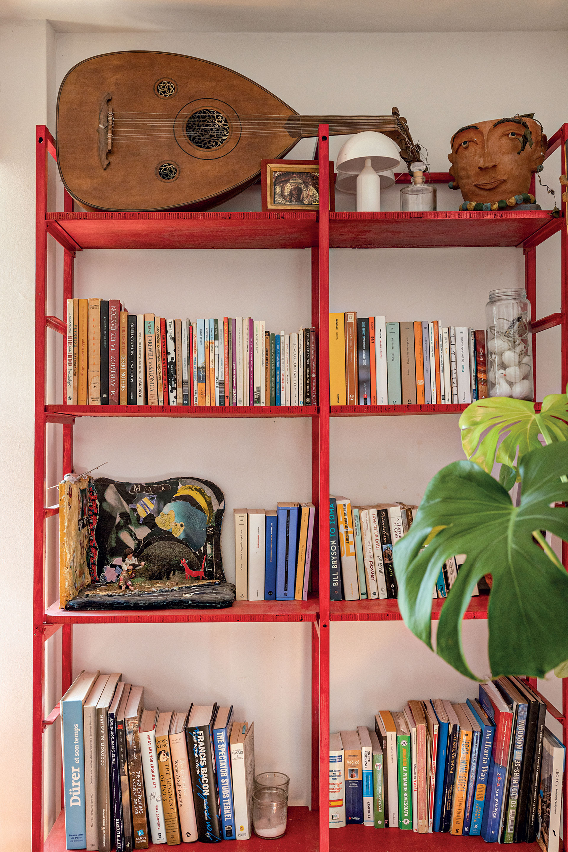 Ενα σπίτι γεμάτο χρώμα και μνήμες στην Κυψέλη-7