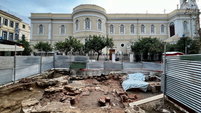 αρχαιότητες-σε-πλατείες-αλλάζουν-τα-σ-563371951