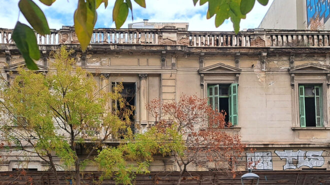 αντανακλάσεις-της-παλιάς-πατησίων-563375755