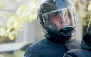 Ακολουθεί κοινωνικό μήνυμα-1