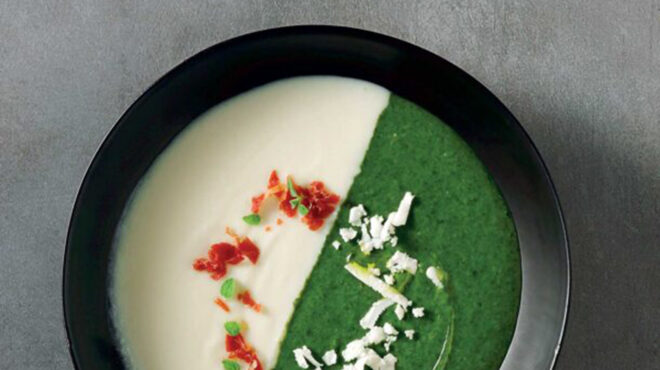 δύο-σούπες-σε-ένα-μπολ-λευκή-με-σελινό-563391709