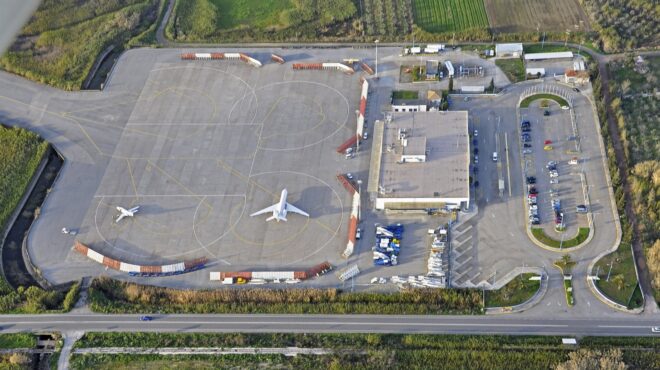 στις-fraport-πηλέας-delta-airport-περνάει-το-αεροδρό-563357101