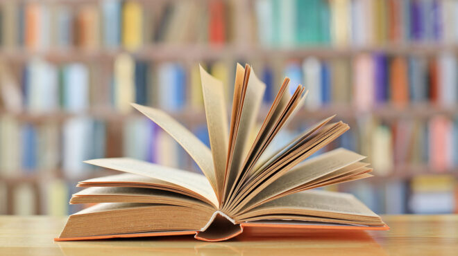 η-γελοιότητα-της-εξουσίας-απογυμνωμέ-563360995