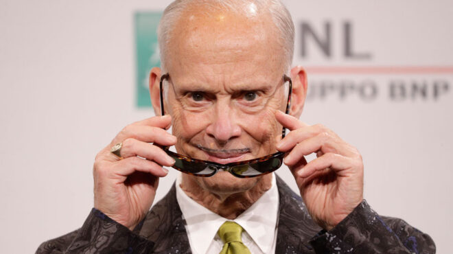 ο-τζον-γουότερς-επιλέγει-τις-10-καλύτερε-563363953