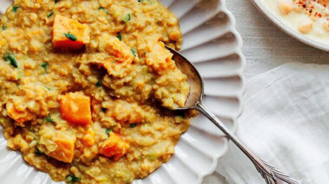 φακές-κόκκινες-με-πράσο-και-κολοκύθα-563351533