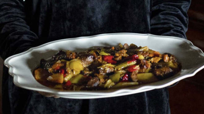 λουκάνικα-με-πράσα-σιγοψημένα-στη-γάσ-563381989