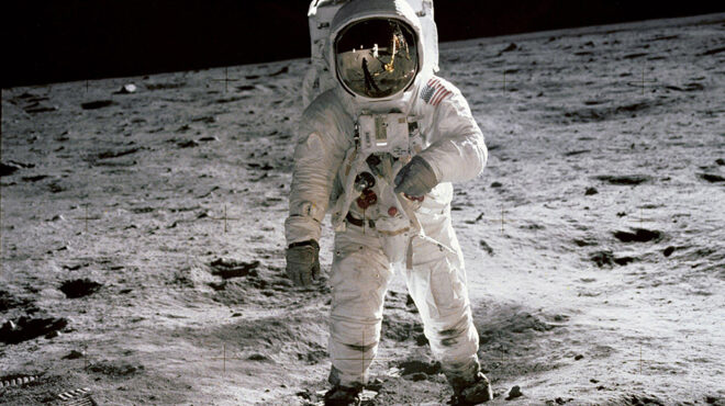 ο-χρόνος-κυλά-πιο-γρήγορα-στο-φεγγάρ-563353771