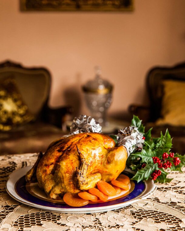 κότα-γεμιστή-με-κιμά-και-δαμάσκηνα-563371804