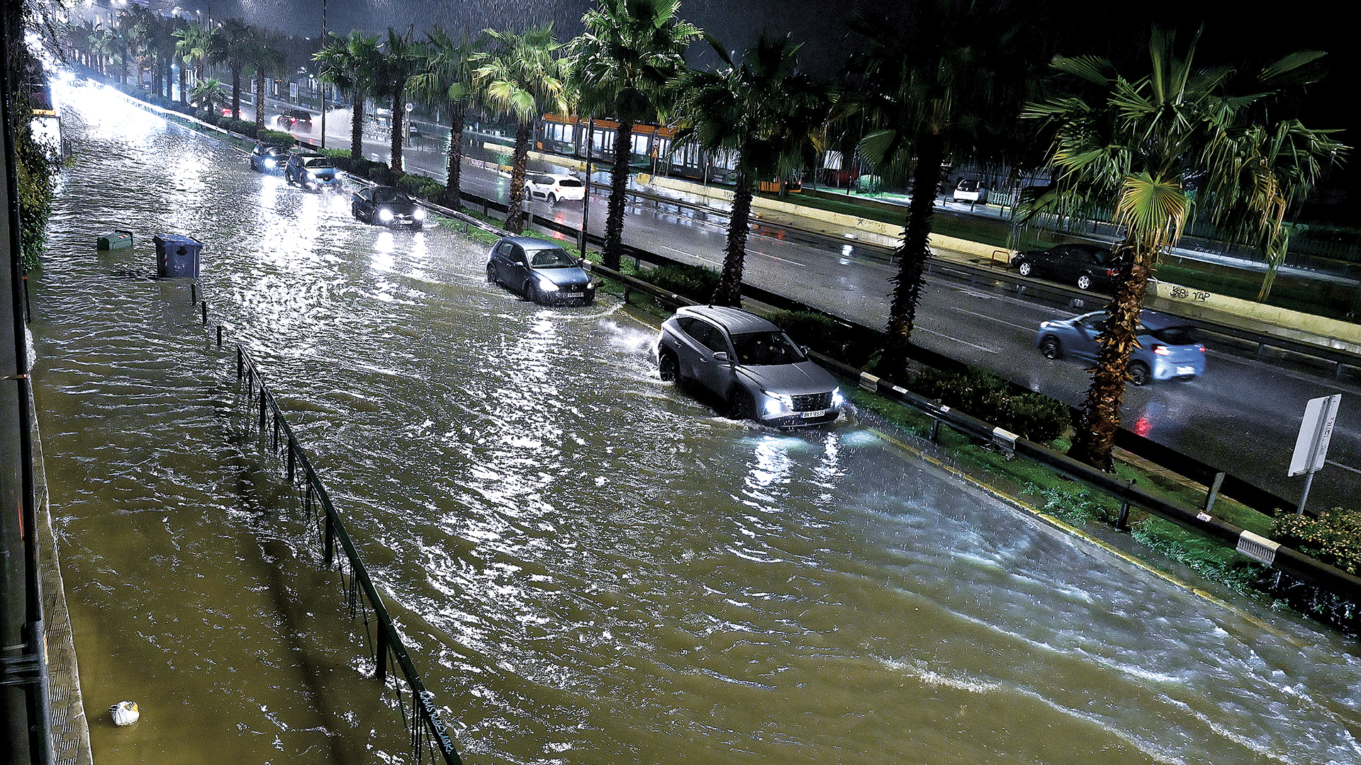 Χριστουγεννιάτικος χείμαρρος λυμάτων στην Ποσειδώνος-1