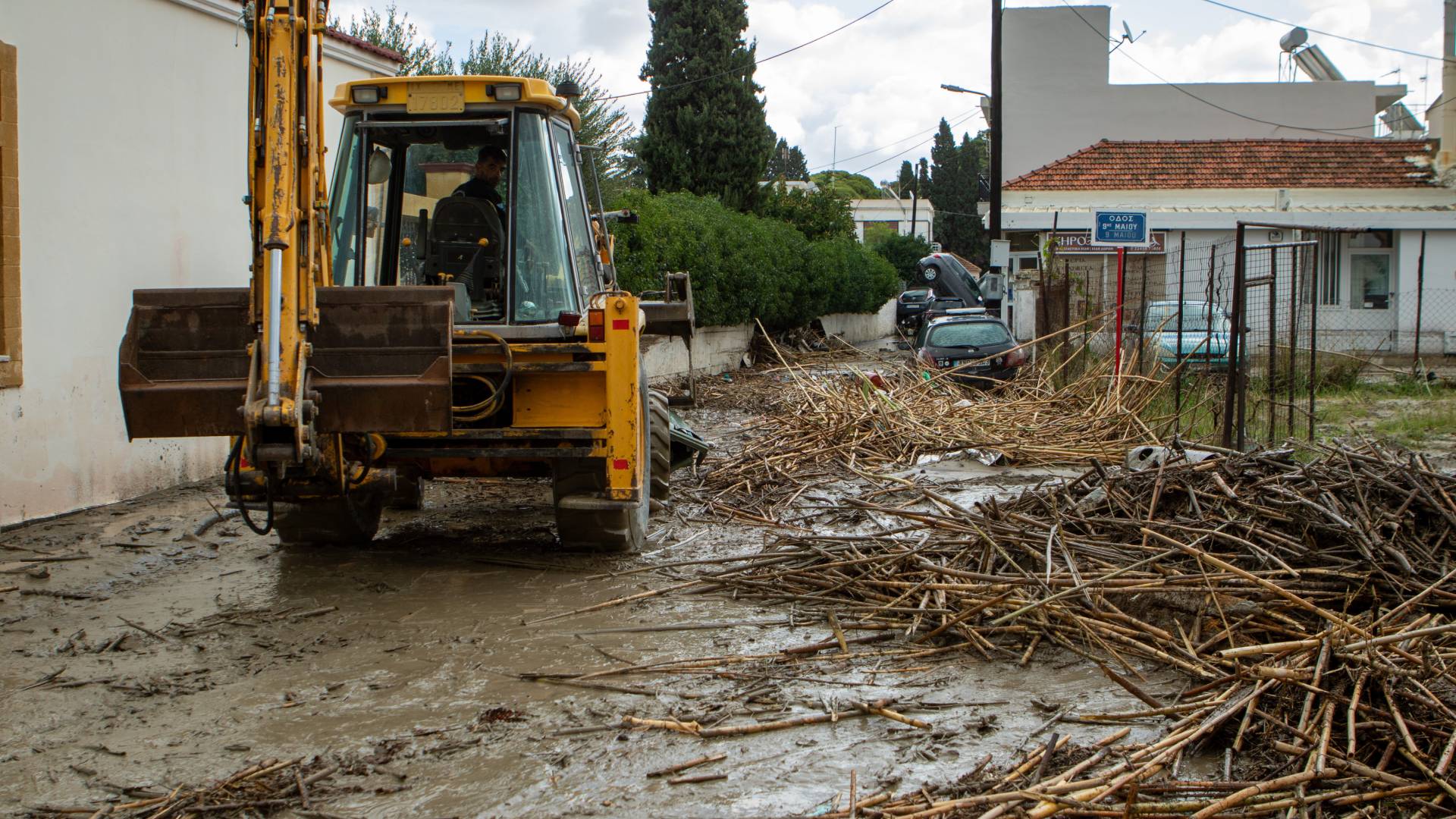 Κακοκαιρία Bora: Αποκλεισμένες περιοχές στη Ρόδο, κλειστοί δρόμοι στη Θεσσαλονίκη-1