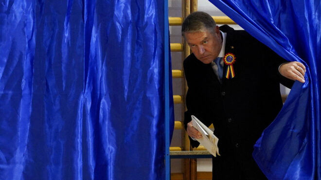 ρουμανία-ο-απερχόμενος-πρόεδρος-βλέ-563387584