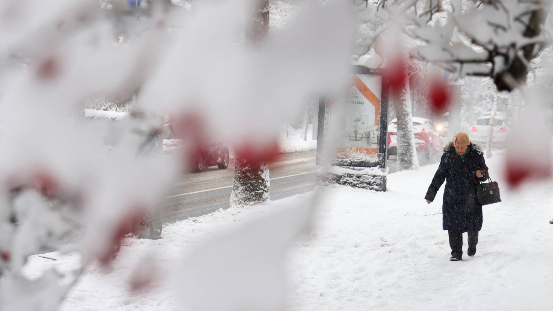 Βοσνία: Χιλιάδες νοικοκυριά χωρίς ρεύμα και προβλήματα στην κυκλοφορία λόγω χιονιού-2