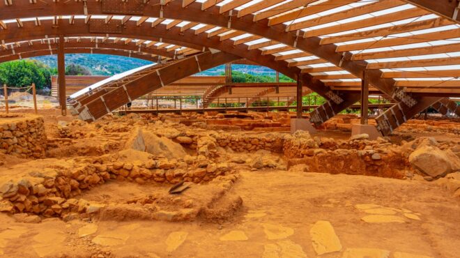 στο-φως-αθέατα-μυστικά-της-μινωικής-αρ-563392936