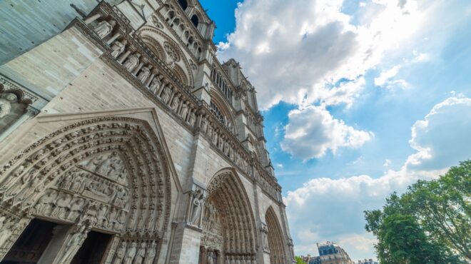 παναγία-των-παρισίων-η-κλερ-ταμπουρέ-θ-563384374