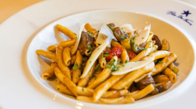 σιουφικτά-με-ραγού-από-φιλέτο-μόσχου-κ-563357317