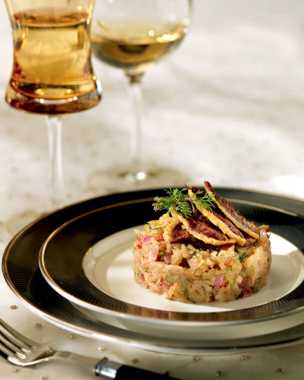 στήθος-πάπιας-καπνιστό-με-τρίμμα-μήλο-563369914