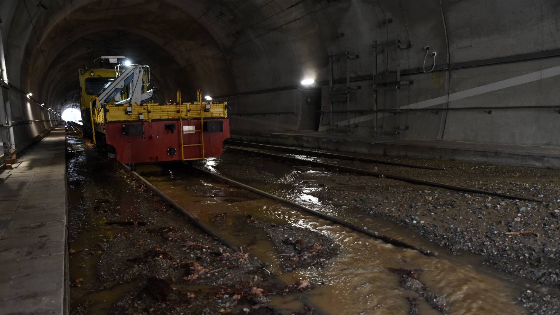 Κακοκαιρία Bora: Αποκλεισμένες περιοχές στη Ρόδο, κλειστοί δρόμοι στη Θεσσαλονίκη-3