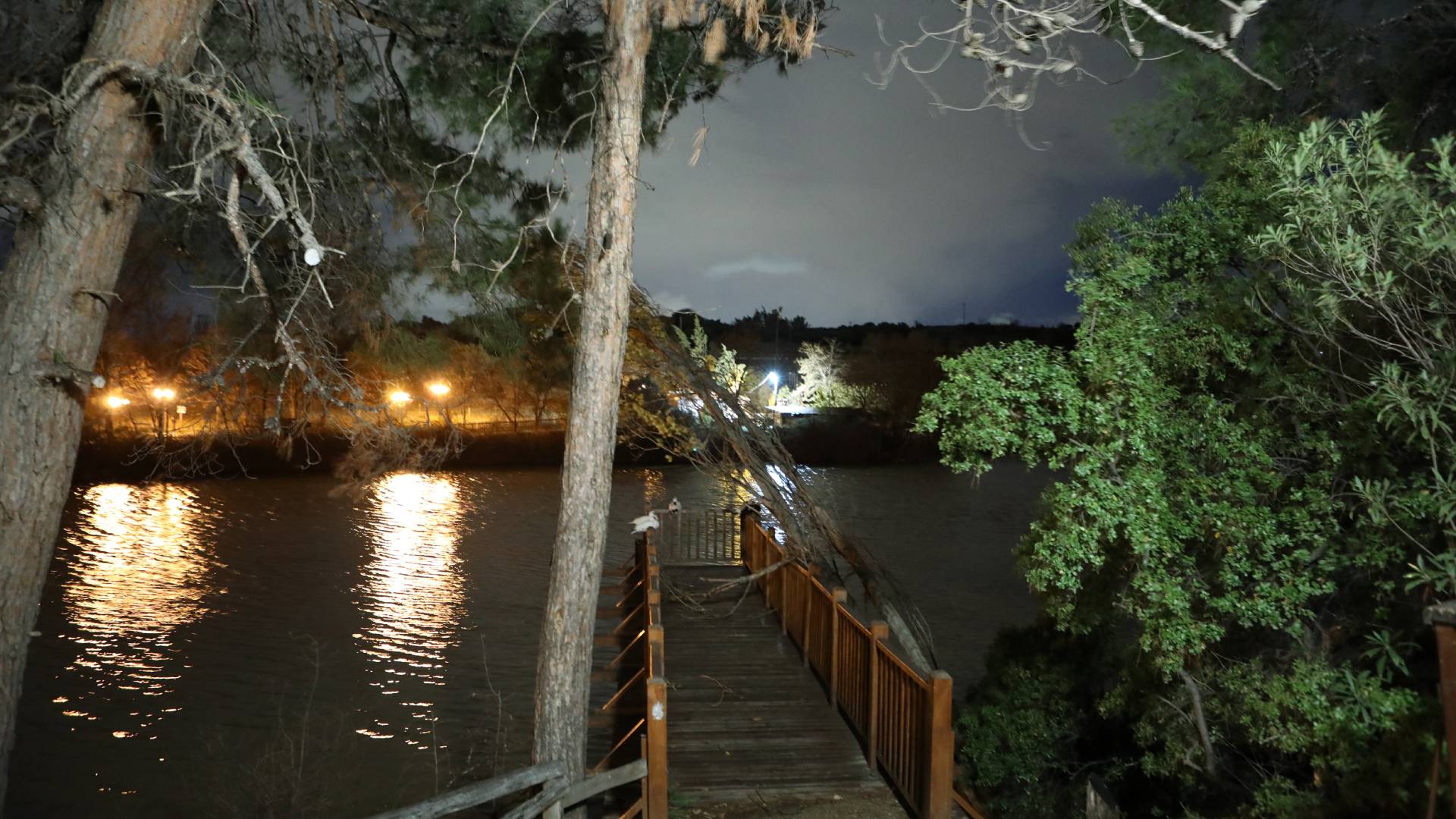 Κακοκαιρία Bora: Αποκλεισμένες περιοχές στη Ρόδο, κλειστοί δρόμοι στη Θεσσαλονίκη-2