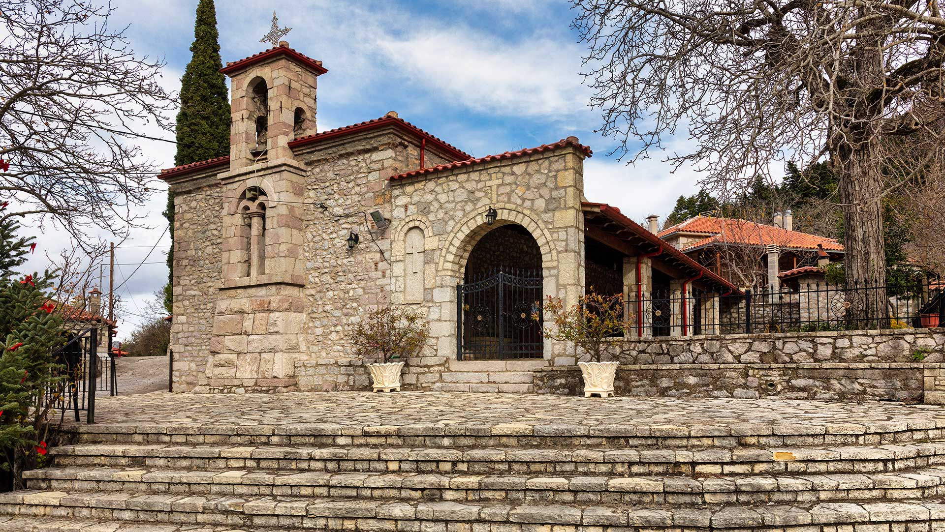 Η Βάργιανη είναι η αντι-σταρ του Παρνασσού -2