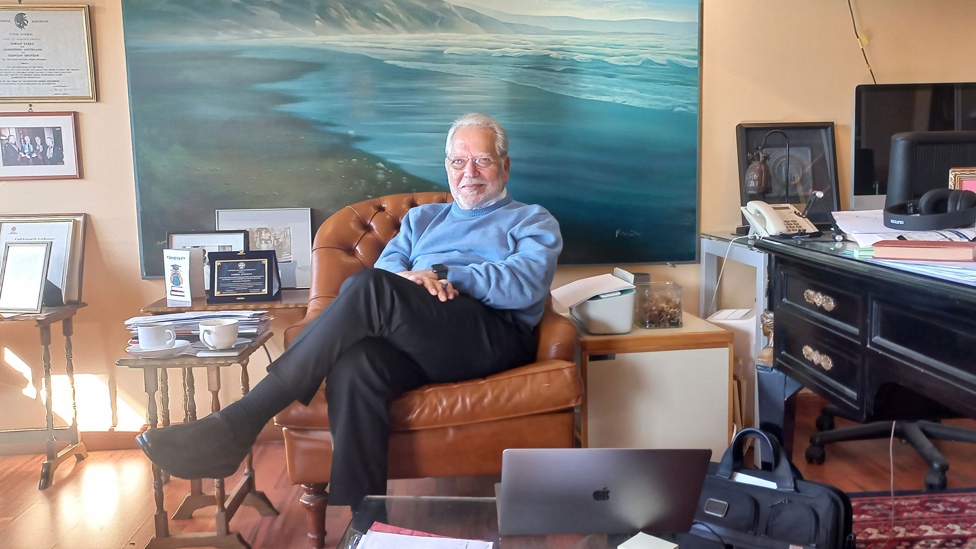 «Γιατί τα παιδιά μέχρι 16 ετών δεν πρέπει να έχουν λογαριασμούς στα social media»-1