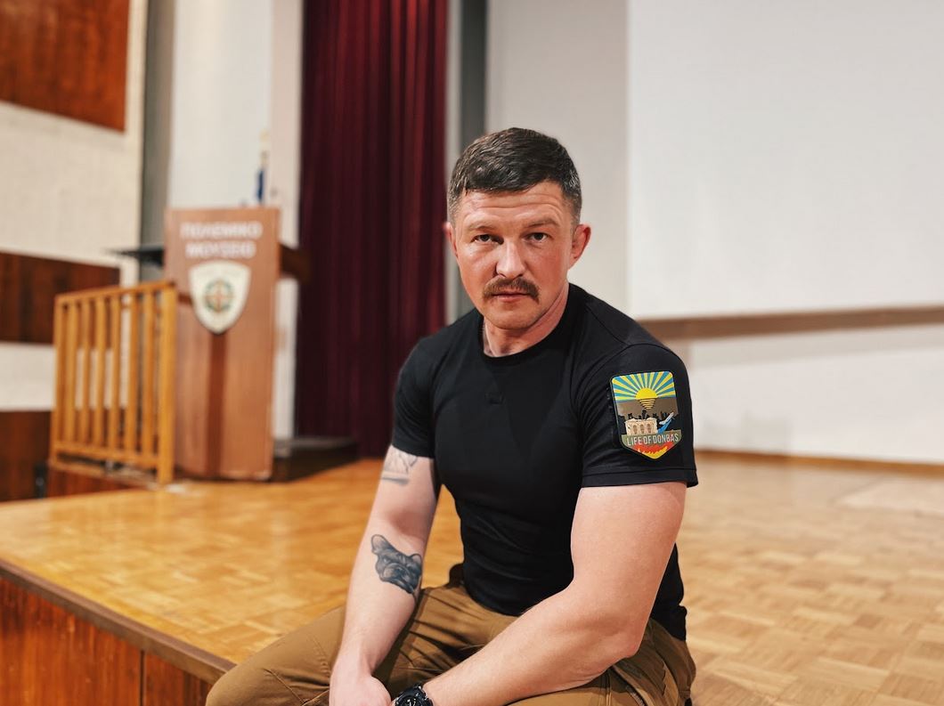 δεν-είμαι-εθελοντής-ανθρώπους-σώζω-563358025