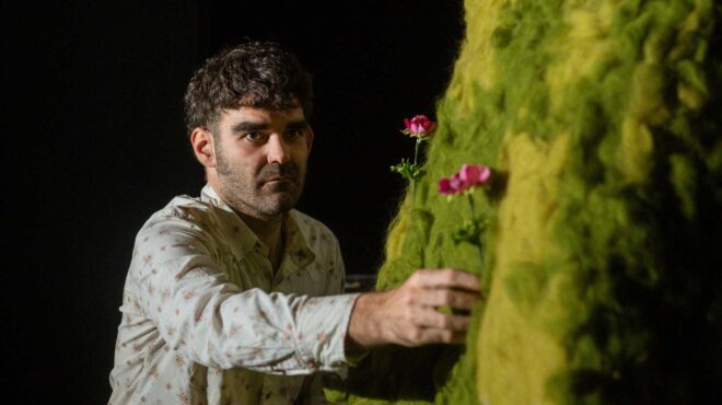 μεσάνυχτα-στην-ακαδημίας-για-μία-ερωτ-563416465