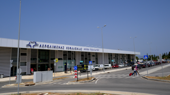 αεροδρόμιο-κεφαλονιάς-πυροσβέστης-β-563443918