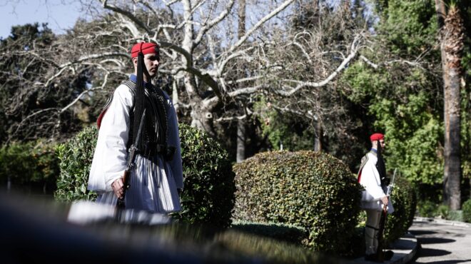 αντίστροφη-μέτρηση-για-την-προεδρία-τ-563415373