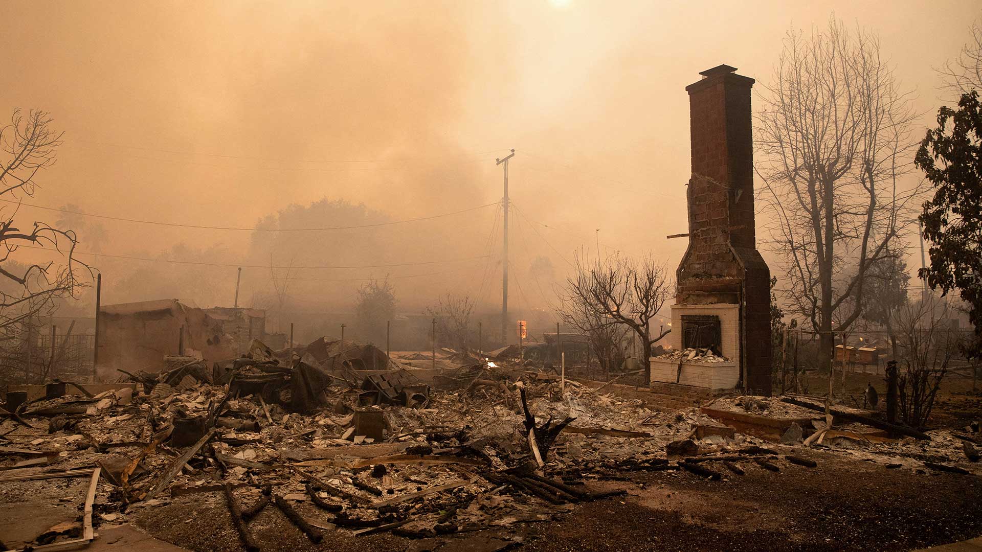Η πύρινη κόλαση της Καλιφόρνιας μέσα από 12 φωτογραφίες-11
