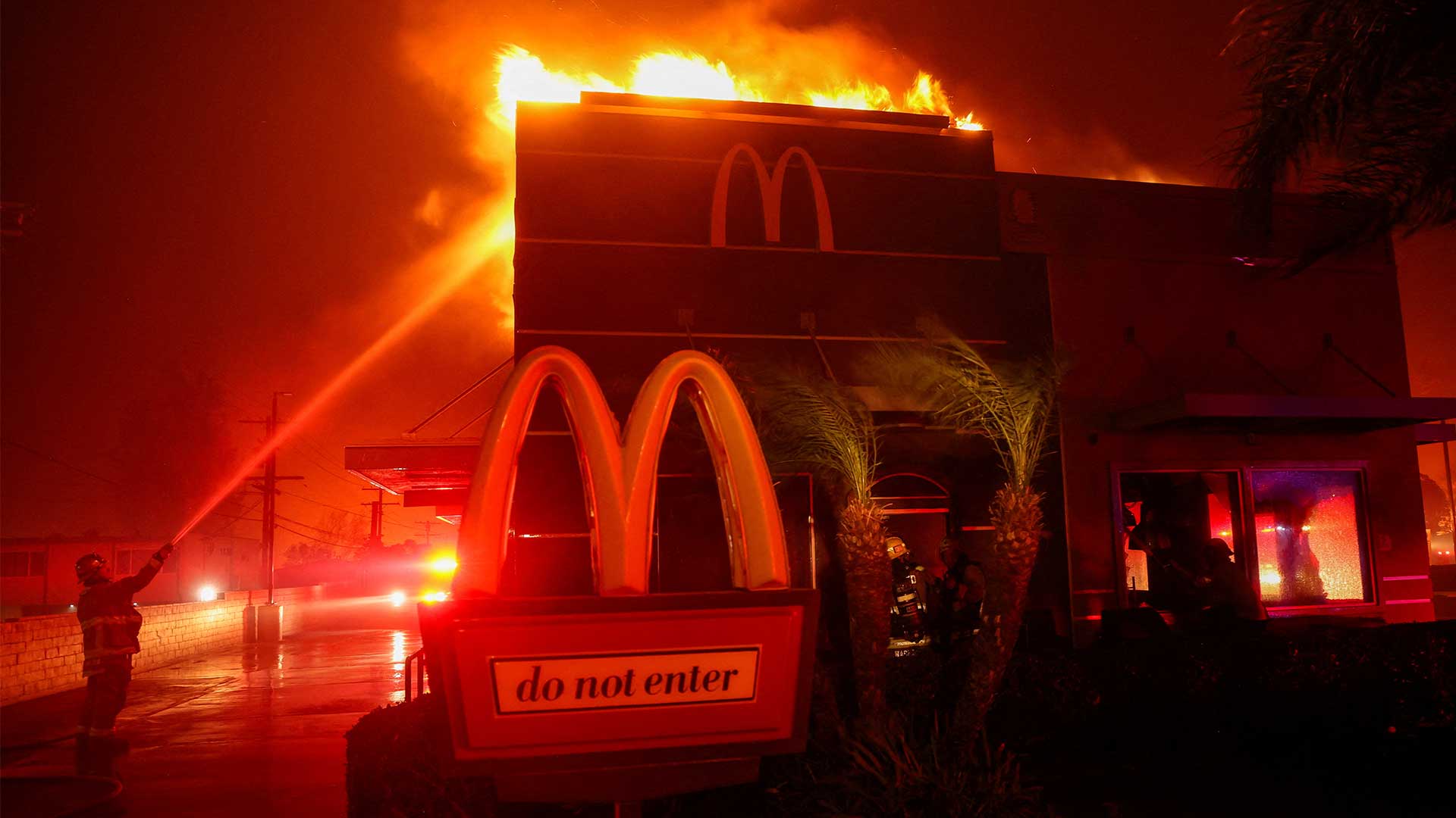 Η πύρινη κόλαση της Καλιφόρνιας μέσα από 12 φωτογραφίες-12