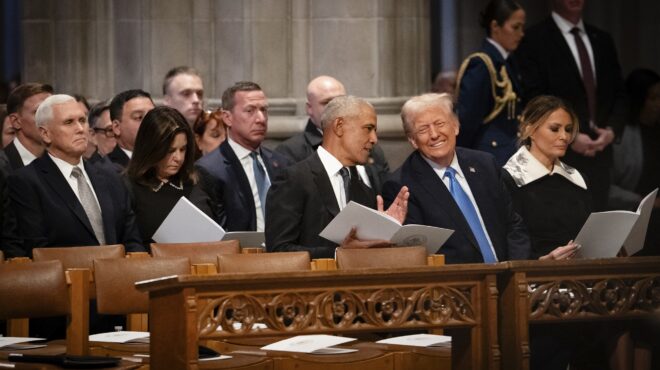 μπιλ-σνάιντερ-στην-κ-αυτή-η-αυλή-δε-563412112