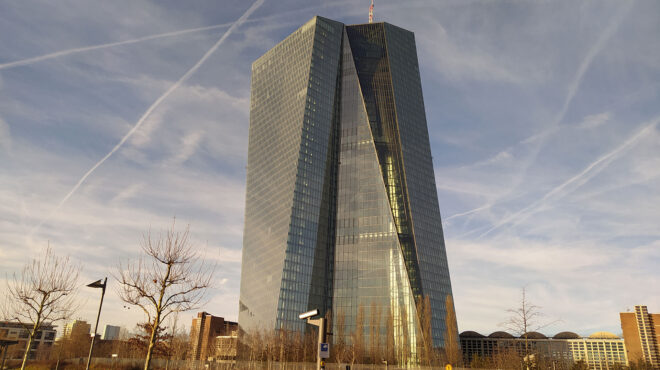 η-εκτ-παραμένει-σε-τροχιά-μείωσης-των-ε-563406280