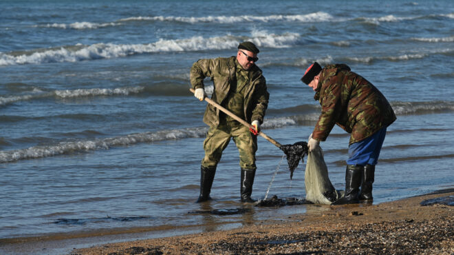 ρωσία-η-πετρελαιοκηλίδα-στη-μαύρη-θά-563410873