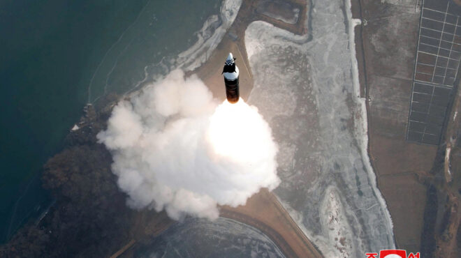 βόρεια-κορέα-επιτυχής-η-νέα-δοκιμή-υπ-563404507