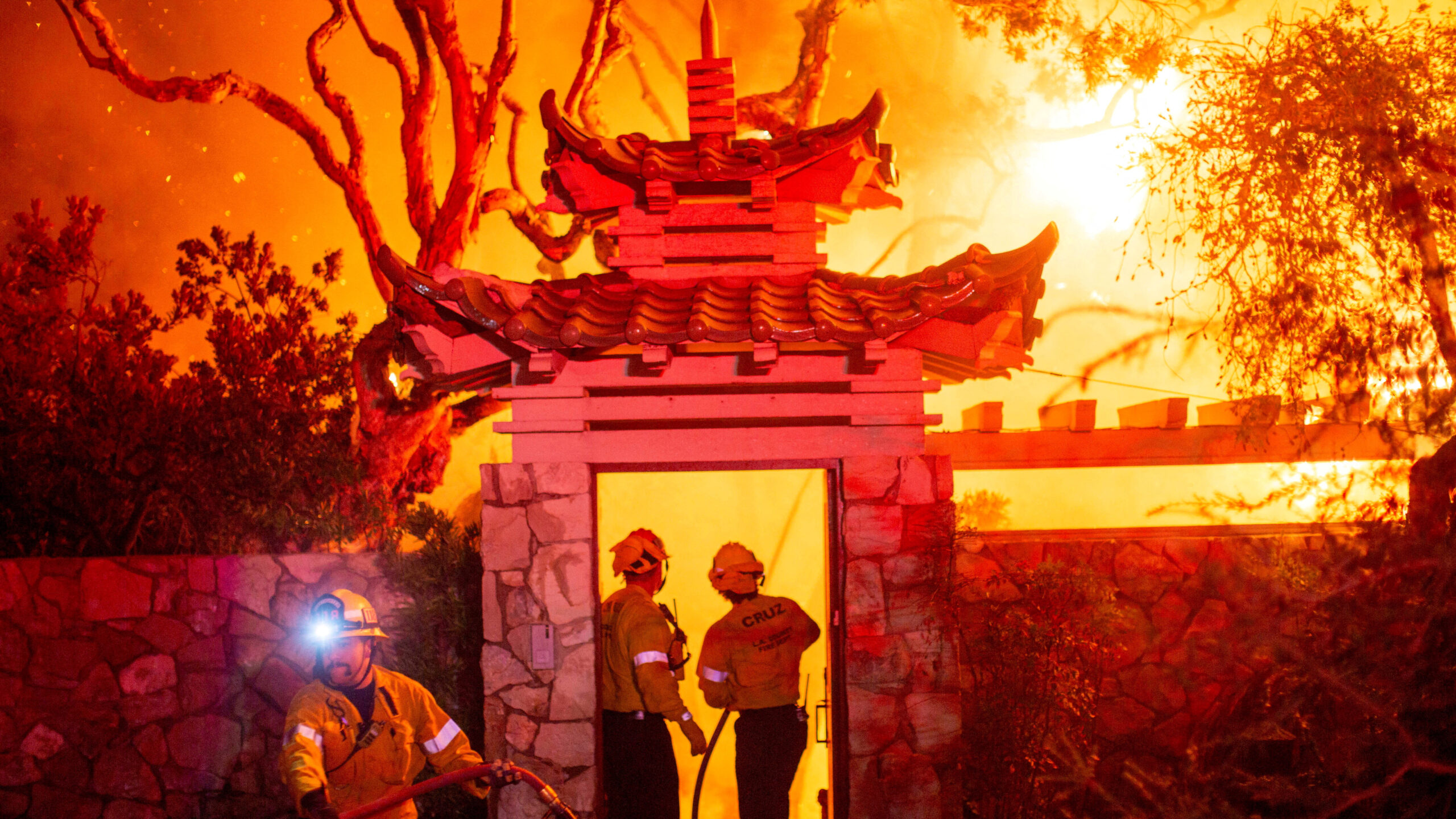 λος-αντζελες-μιλάμε-για-εικόνες-αποκ-563408020