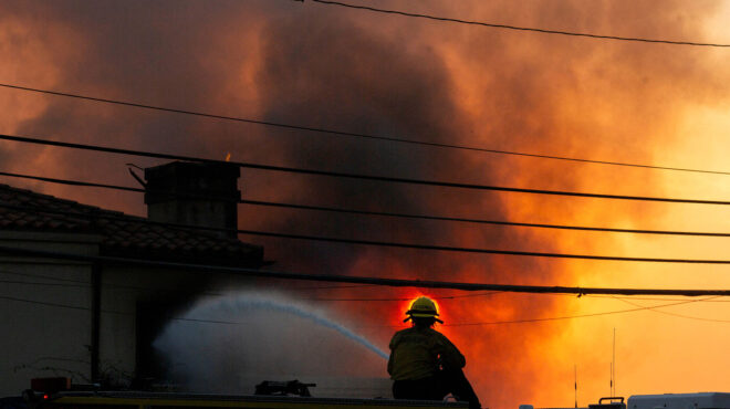 εκτός-ελέγχου-οι-δύο-μεγαλύτερες-πυρκ-563409049