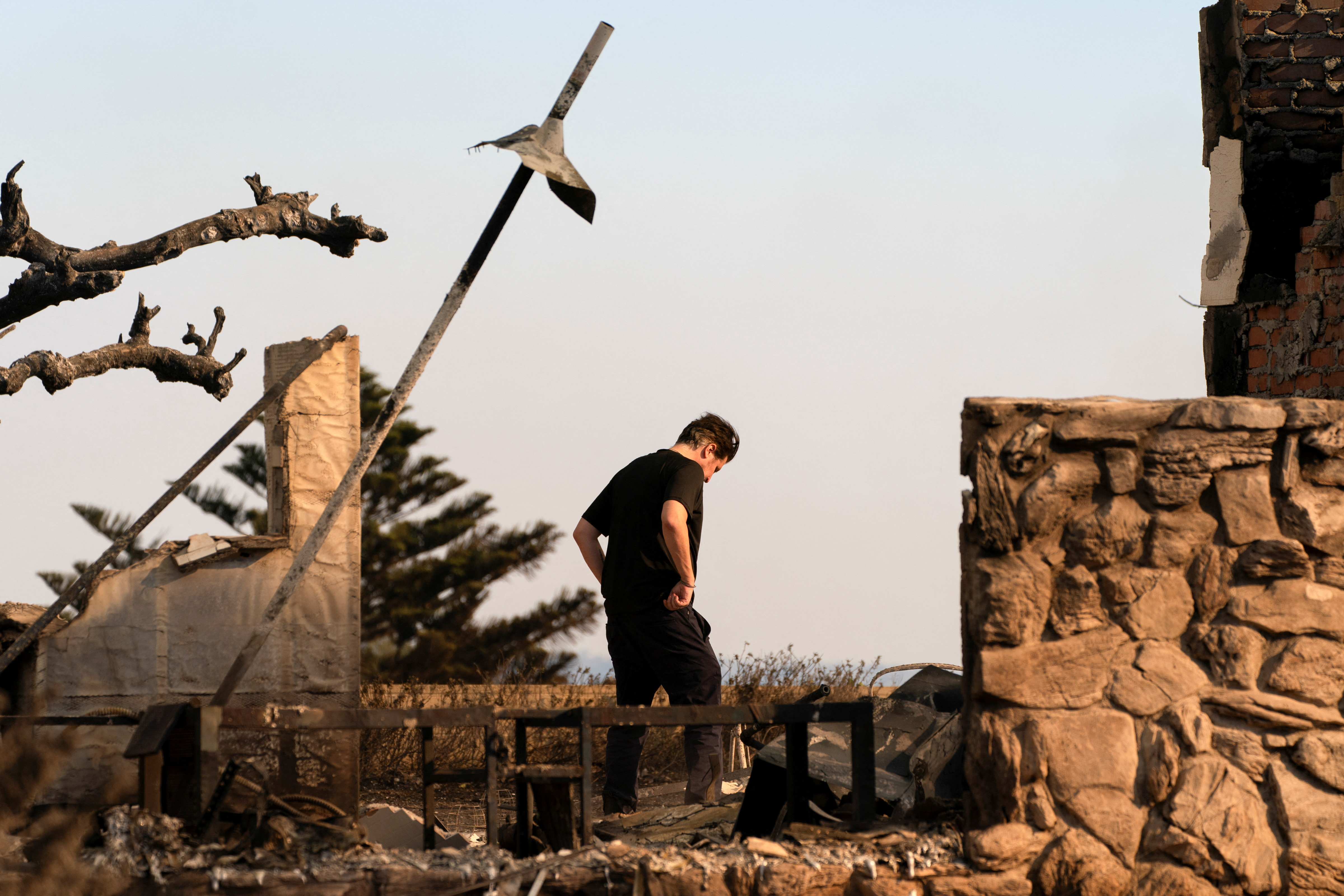 Φωτιές στο Λος Αντζελες: 11 νεκροί και πόλεμος ευθυνών για τον πύρινο όλεθρο-1