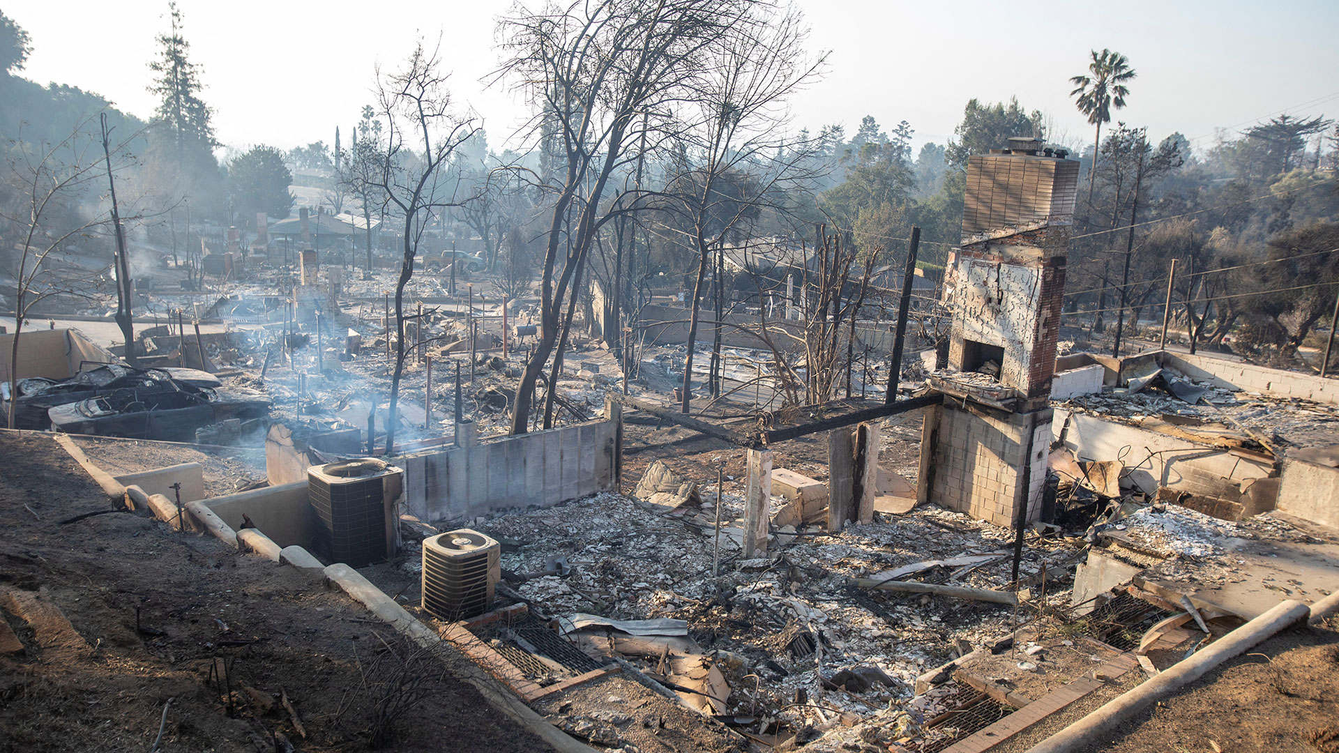 Φωτιά στο Λος Αντζελες: Ακόμα πιο δύσκολες οι επόμενες 72 ώρες – 11 νεκροί, 13 αγνοούμενοι-1