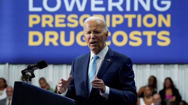 ο-μπάιντεν-μειώνει-τις-ποινές-2-500-κρατου-563422555