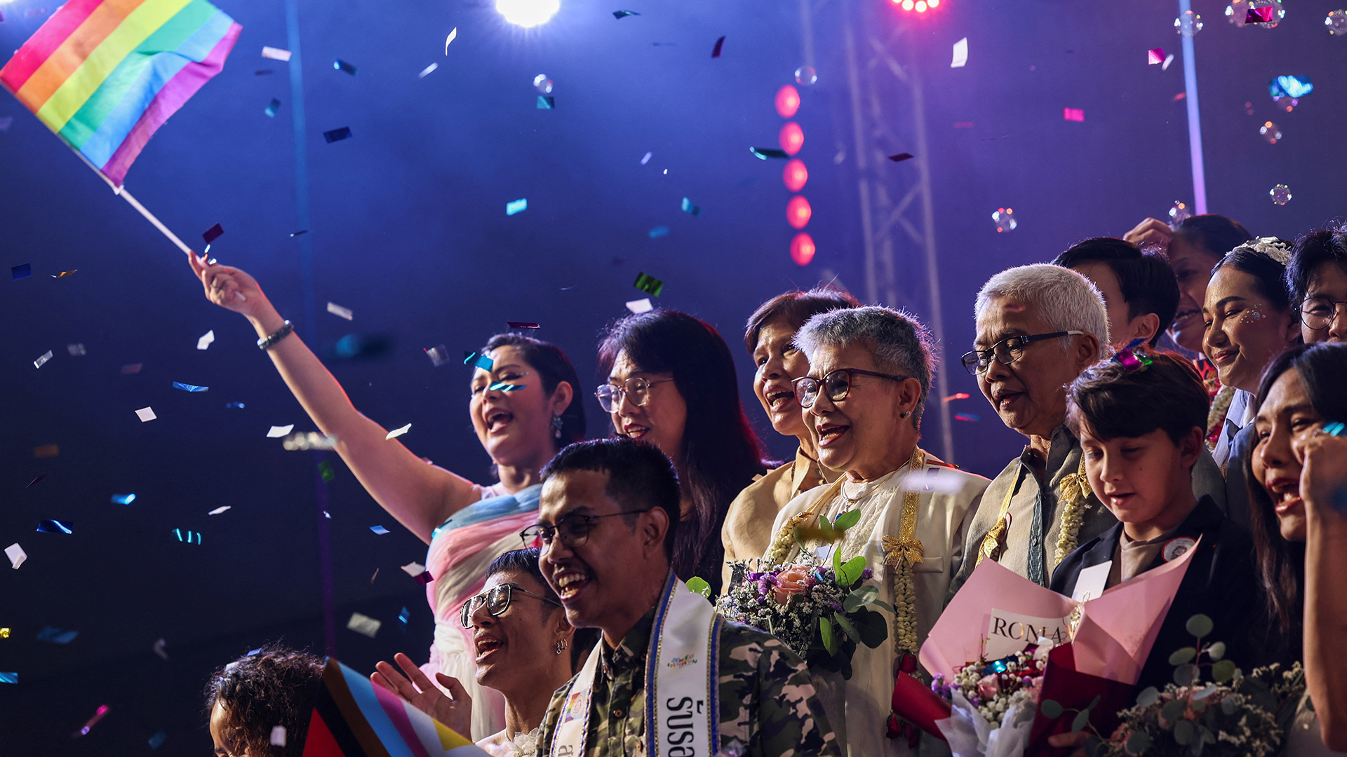 Ταϊλάνδη: Η χώρα γιορτάζει τους πρώτους γάμους ομόφυλων ζευγαριών-1