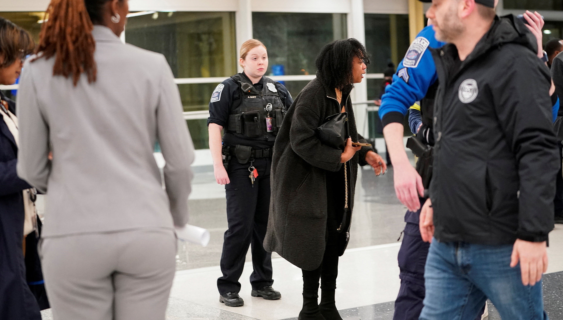 Ουάσιγκτον: Σύγκρουση αεροπλάνου με στρατιωτικό ελικόπτερο – Αναφορές για νεκρούς-10