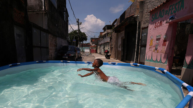 καύσωνας-και-φτώχεια-563444485