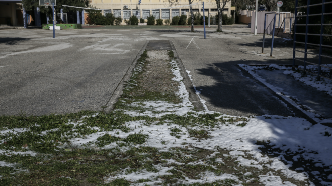 κλειστά-τα-σχολεία-τη-δευτέρα-σε-πολλέ-563413942