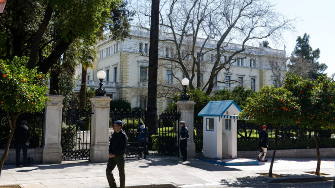 θεωρείο-η-ιστορία-της-αντίπαλης-πα-563419639