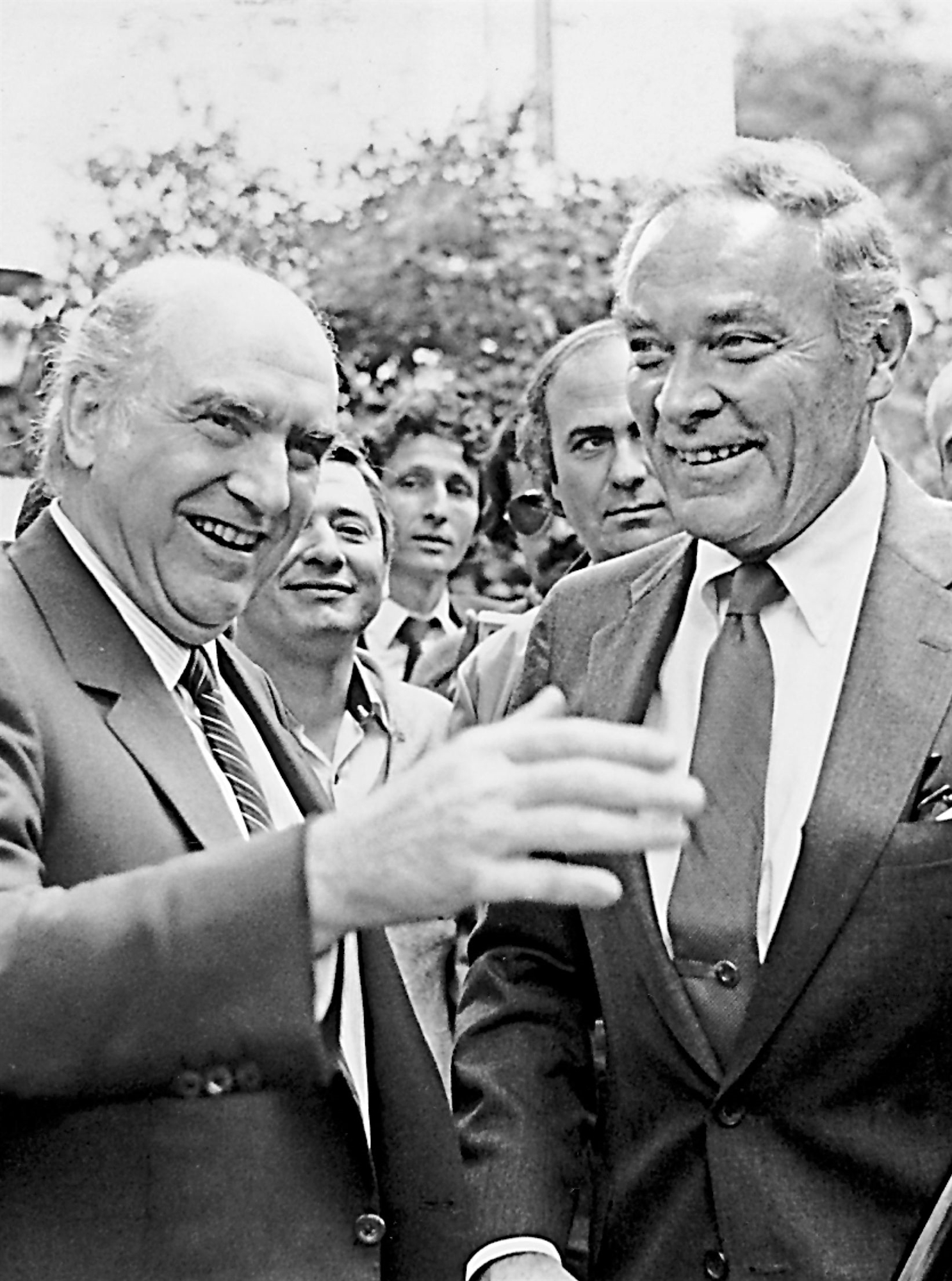 Οι αμερικανικές βάσεις παραμένουν στην Ελλάδα-1